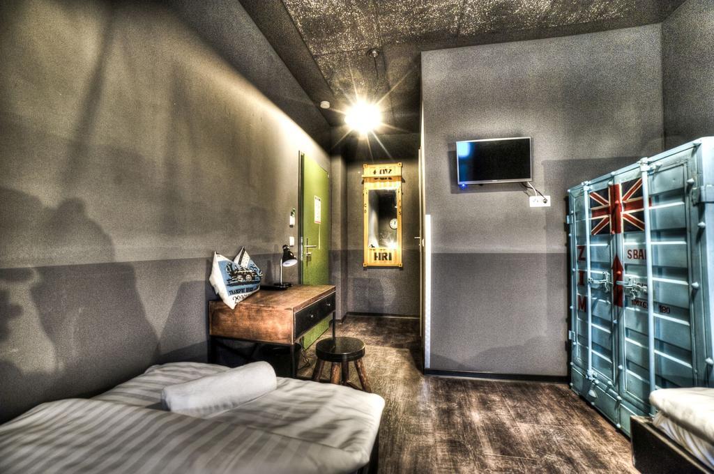 Hostel Am Bahnhof Suhl Ngoại thất bức ảnh